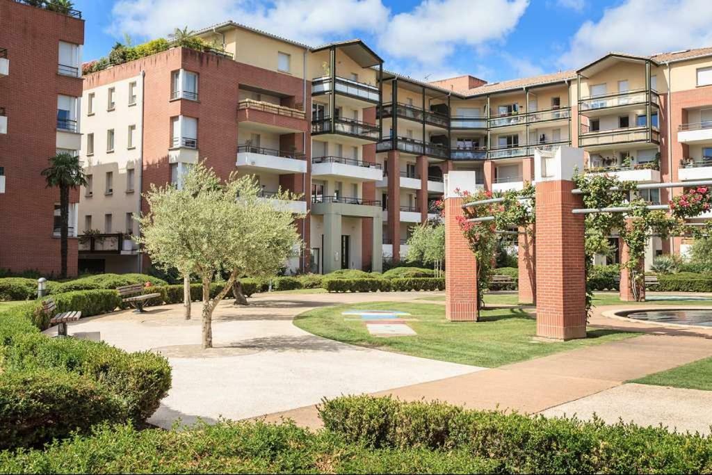 L Oasis Studio Proche Hopital Et Aeroport Piscine Parking &Netflix Тулуза Екстер'єр фото